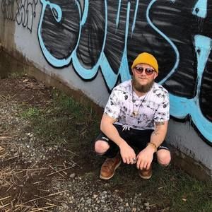 Meet your Posher, Casey